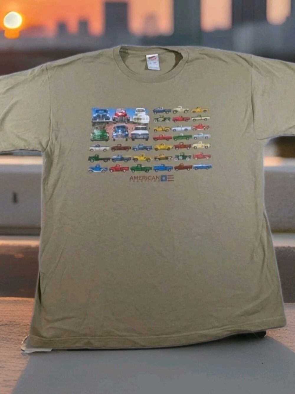 Vintage Y2K Fruit of the Loom American Flag Pickup Trucks T-Shirt XL Tan
